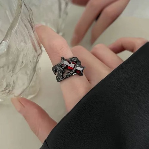 Retro black adjustable ring - black,