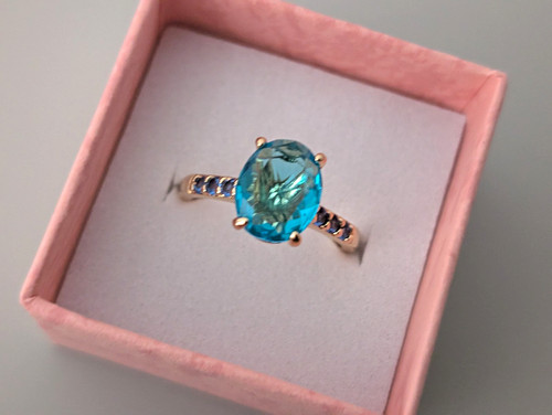 Yellow gold plated oval - gold, blue
