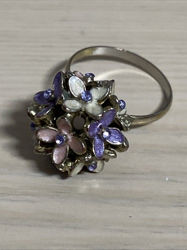 Woman retro vintage ring - retro,